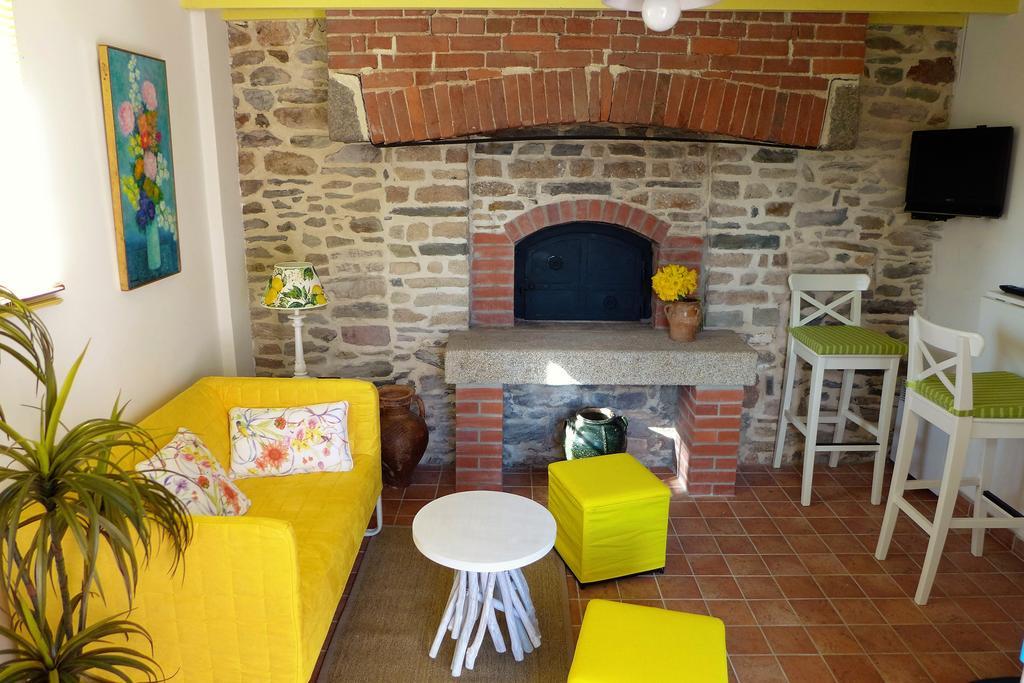 Vila La Boulangerie Genêts Exteriér fotografie